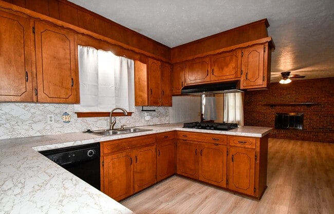 Building Photo - Bixby Single Story Ranch in Great Location!