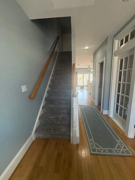 Stairway to Master Bedroom - 18879 Bethpage Dr