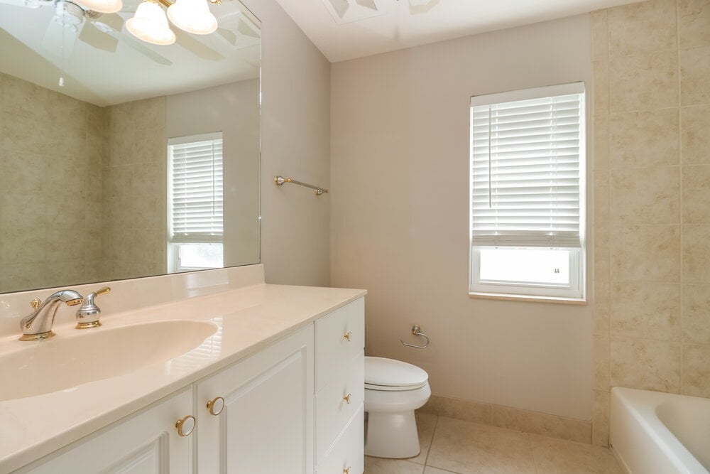 Building Photo - 2228 Treehaven Cir