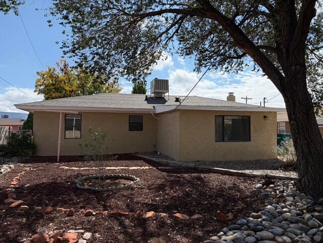 Building Photo - 1404 Chaco Ave