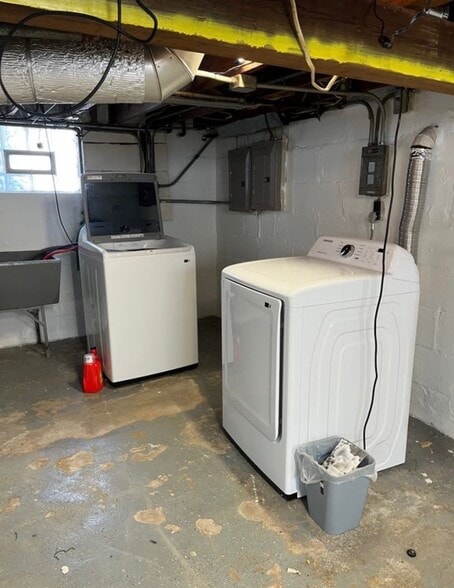 Building Photo - 3541 S 92nd St