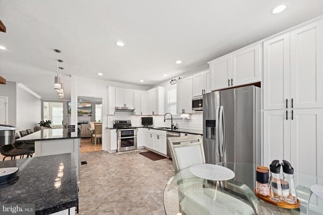 Building Photo - 11917 Legacy Woods Dr