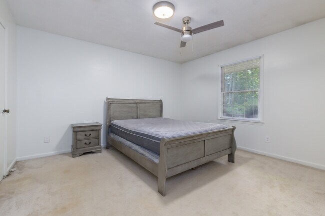 Primary Bedroom - 1500 Brookdale Dr