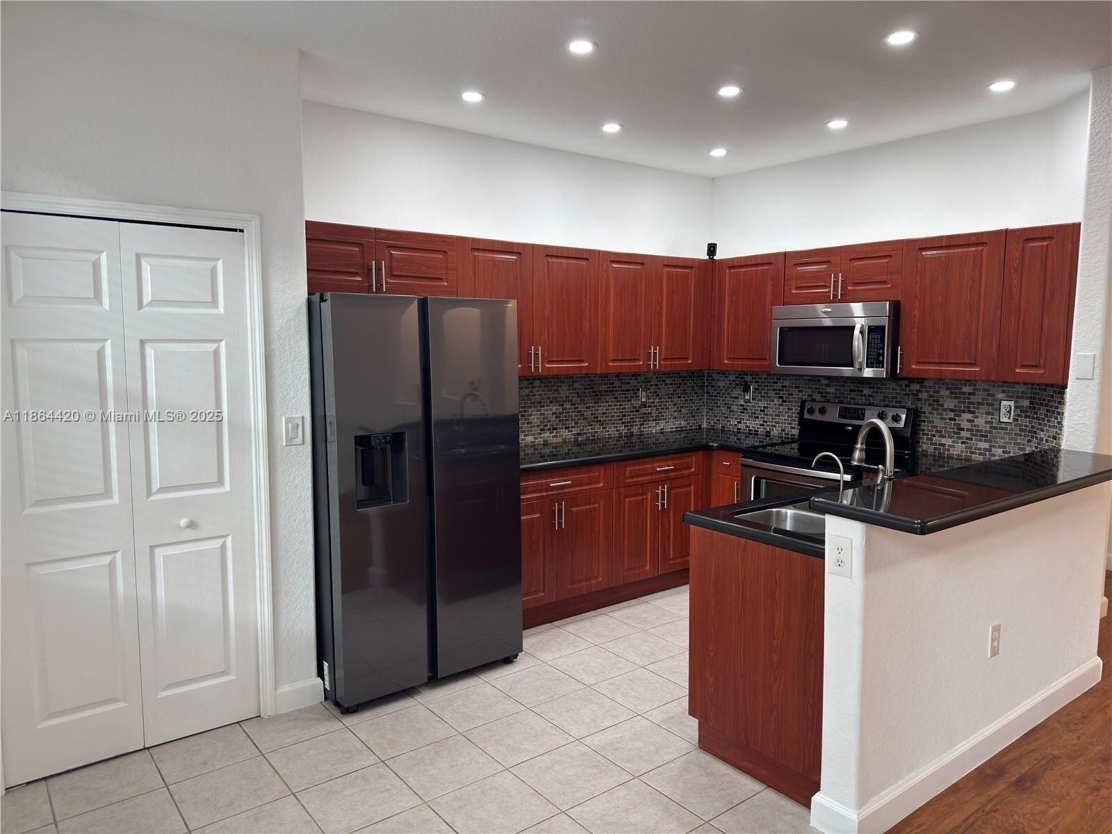 Building Photo - 7862 NW 109th Path