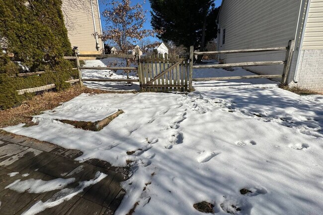 Building Photo - 9414 Grant Ave