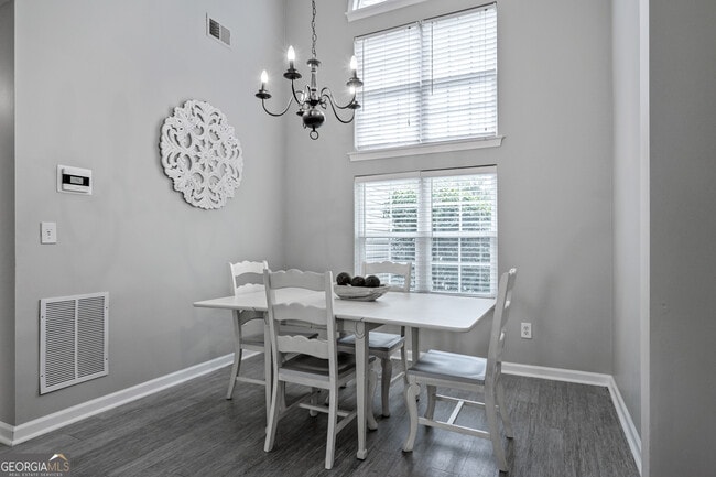 Building Photo - 11 Cobblestone Dr NW
