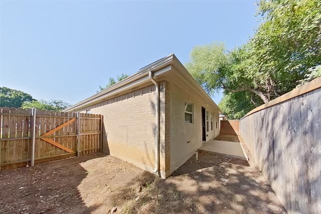 Building Photo - 2528 Granite Pass