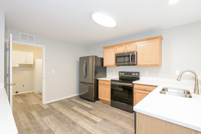 Building Photo - 1832 Morningview Ln