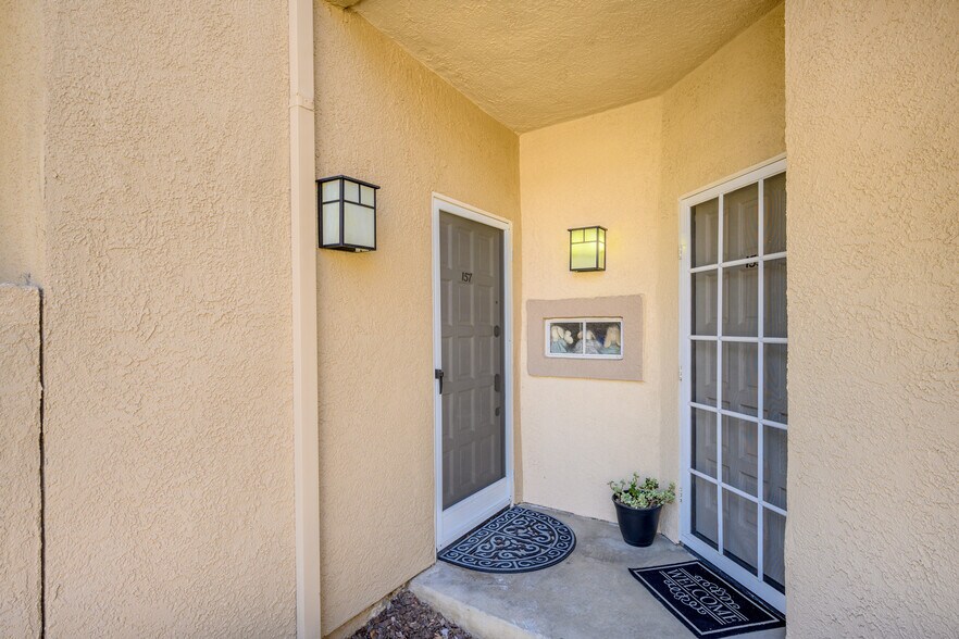 Building Photo - 23735 Del Monte Dr