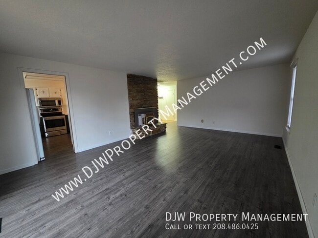 Building Photo - 9144 W Dalton Pl