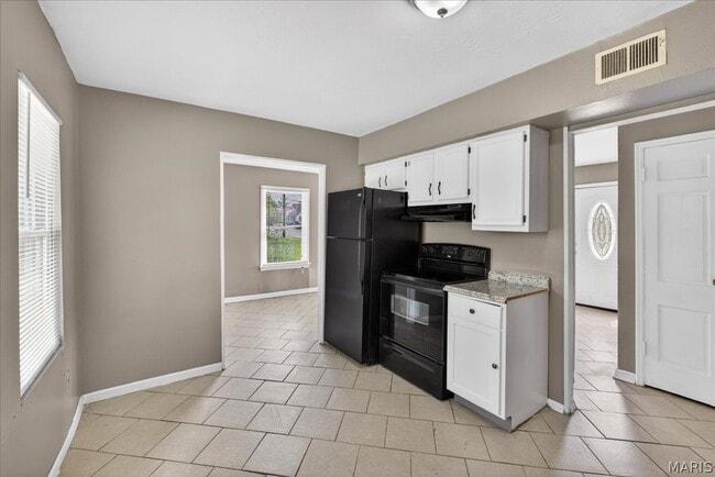 Building Photo - 6018 Evergreen Blvd