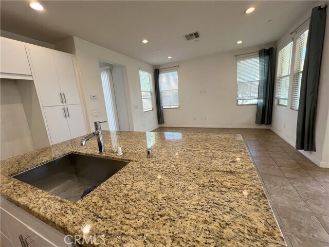 Building Photo - 102 Wild Rose
