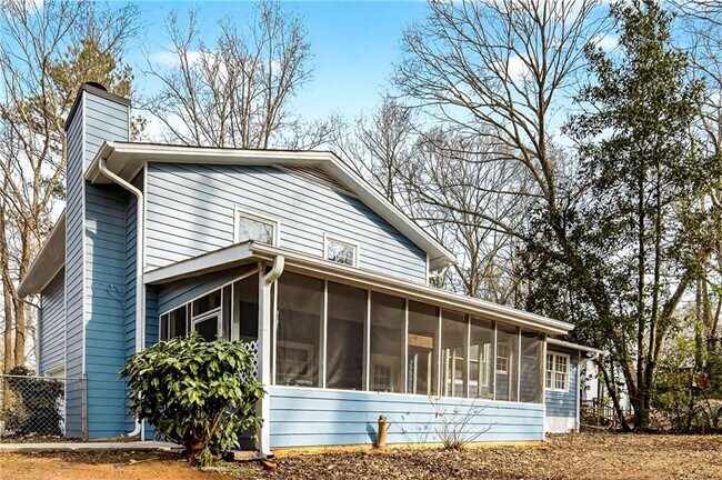 Building Photo - 1075 Forest Heights Rd