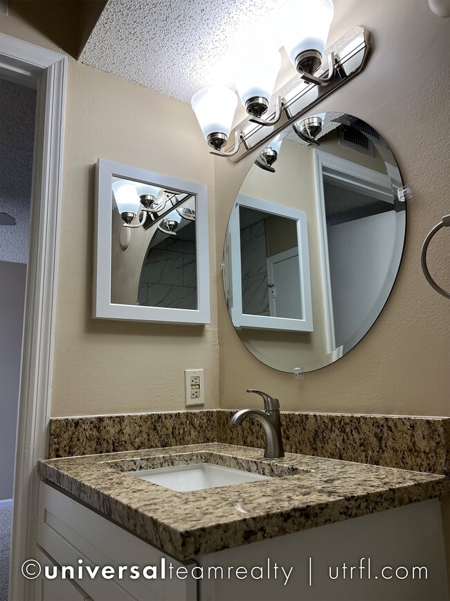 Building Photo - 13605 Eagle Ridge Dr