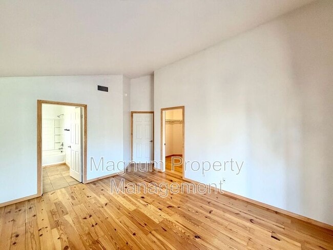 Building Photo - 22988 Joaquin Ridge Dr