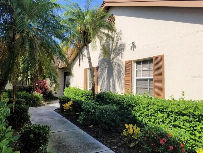 Primary Photo - 5906 Doral Dr