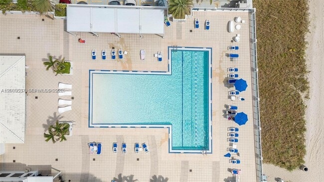 Building Photo - 2751 S Ocean Dr