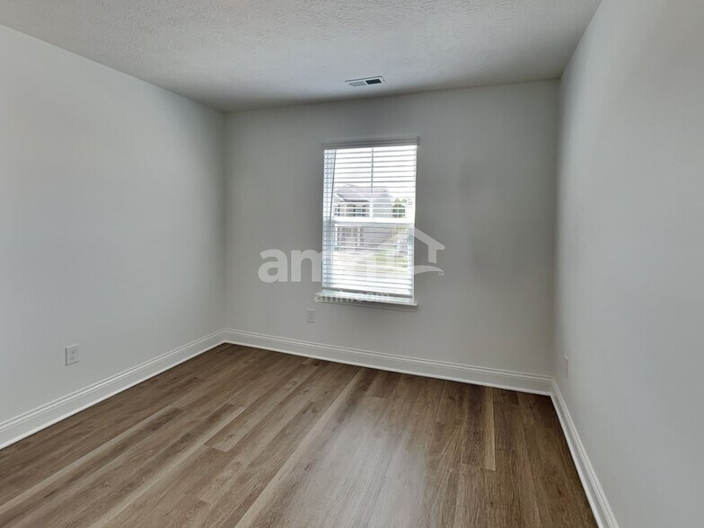 Building Photo - 9178 Henley Ave