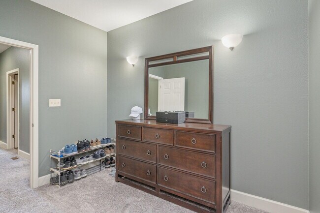 Building Photo - 406 Arbor Lake Dr