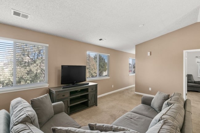 Building Photo - Beautiful 2BD/2BA townhome in Table Mountain Heights