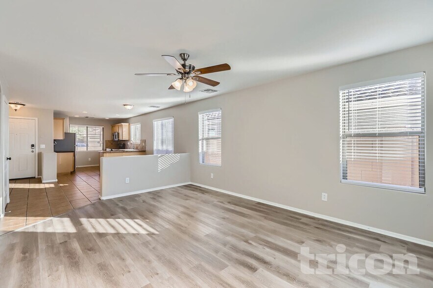 Building Photo - 25841 W Valley View Dr