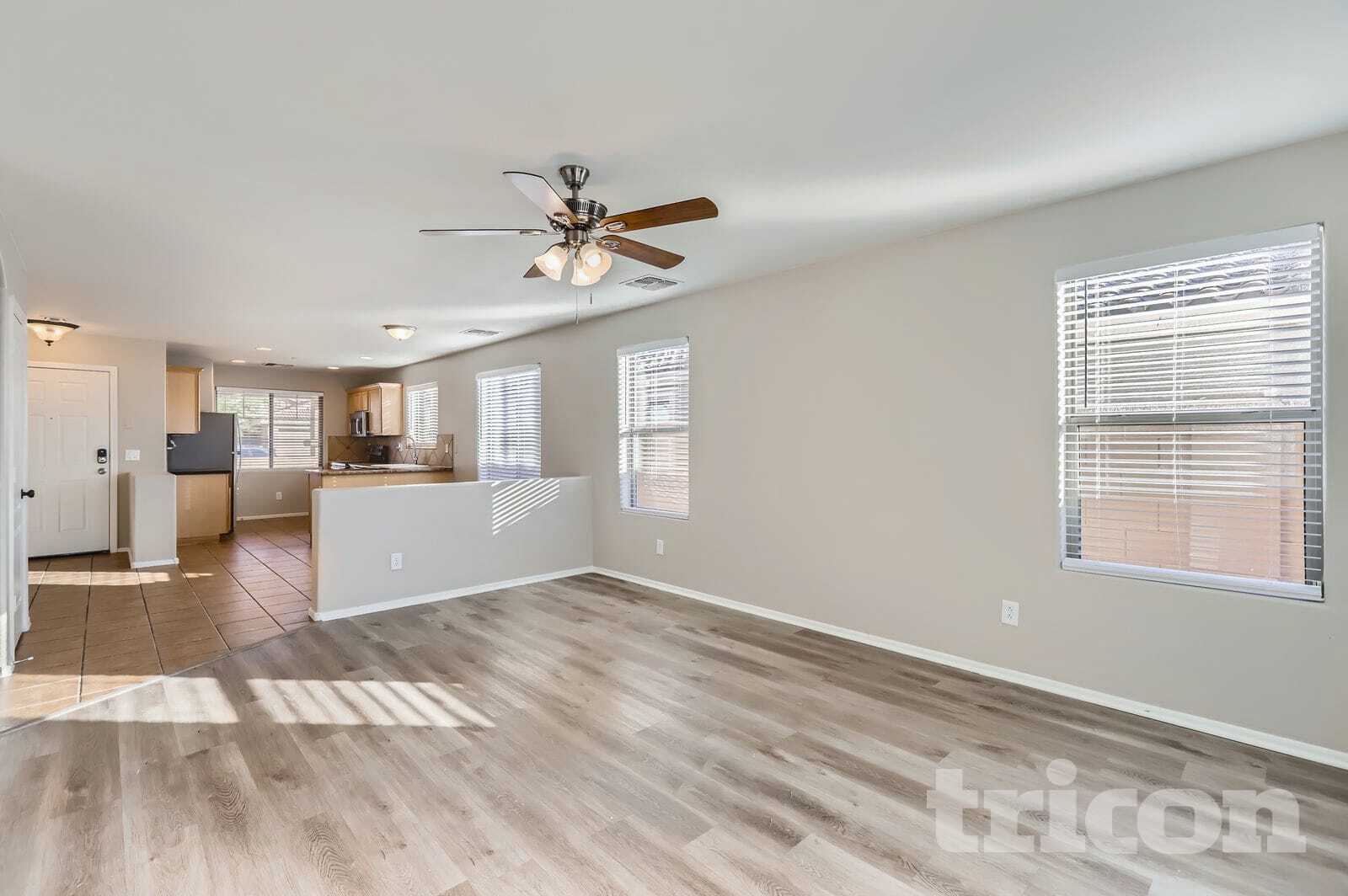 Building Photo - 25841 W Valley View Dr