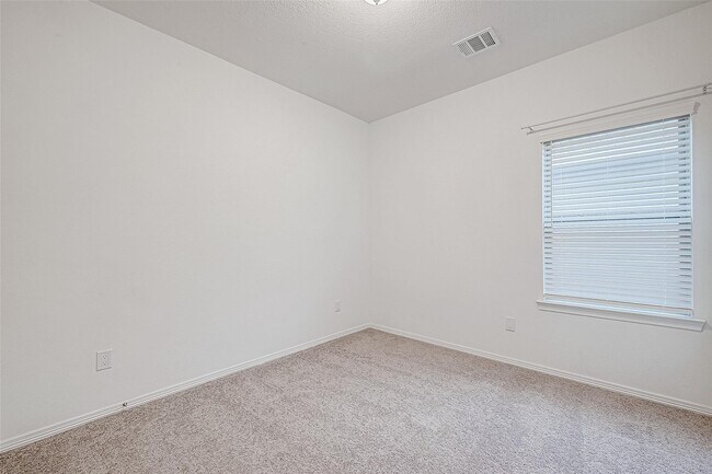 Building Photo - 25407 Northpark Lake Dr