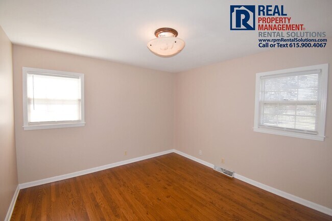 Building Photo - Charming 3bd ranch style home in Murfreesboro with large backyard!