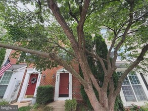 Building Photo - 605 Tivoli Rd