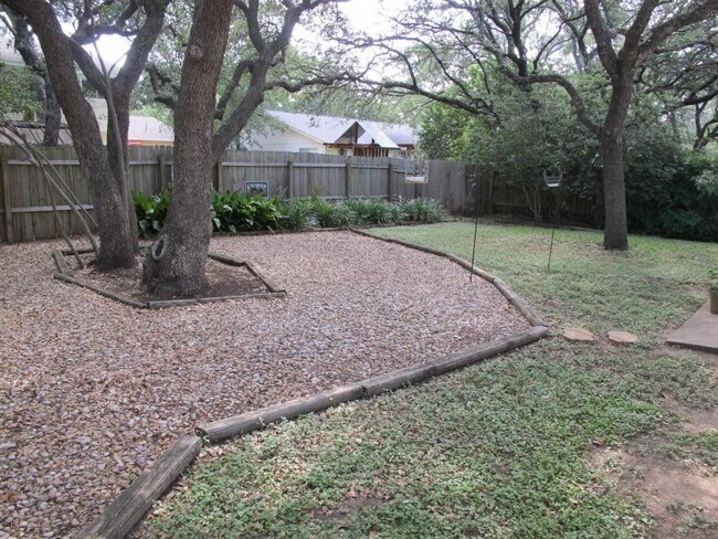 Building Photo - 4206 Harcourt Dr