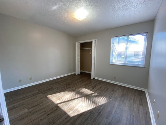 Building Photo - AVAILABLE LATE FEBRUARY 2026! (Pet Friendly)