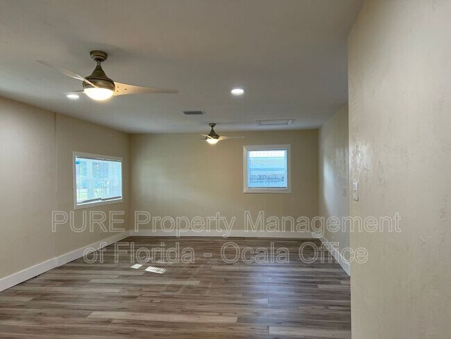 Building Photo - 7509 SW 78th Pl