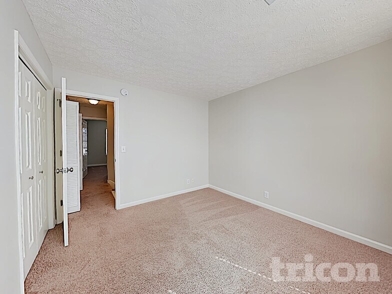 Building Photo - 429 Essex Park Cir