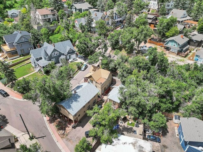 Building Photo - 6 Navajo Ave
