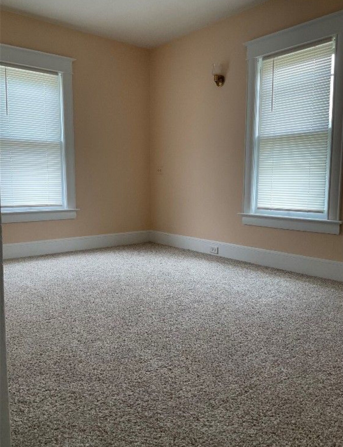 Building Photo - 614 Chenango St