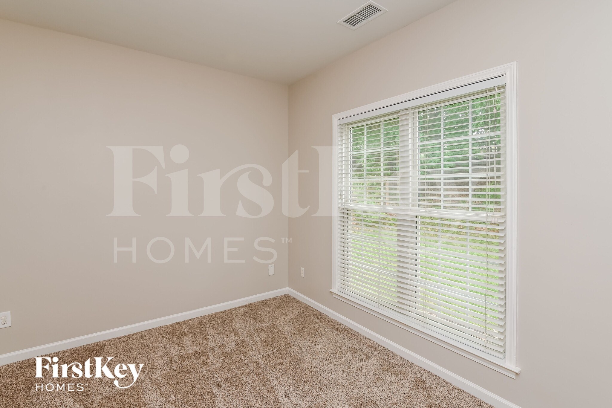 Building Photo - 2424 Coneflower Dr