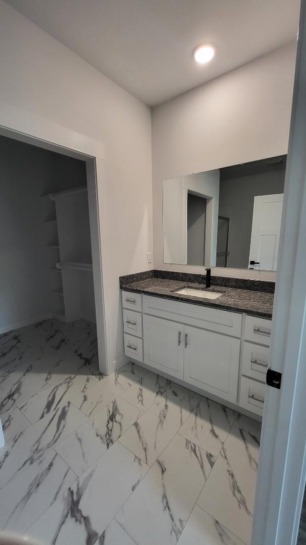 Building Photo - 36 N Swan St