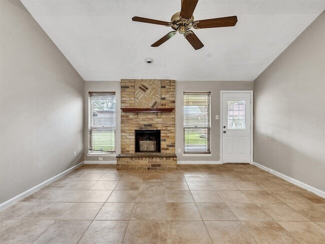 Building Photo - 10314 Staghill Dr