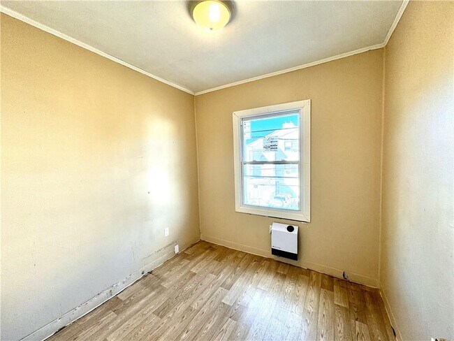 Building Photo - 24 Broad St