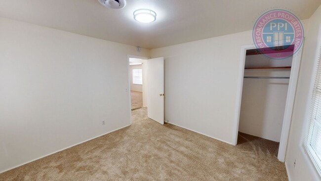 Building Photo - Charming home in NE Portland in the David ...