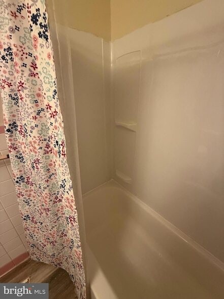 Building Photo - 1334 E Upsal St