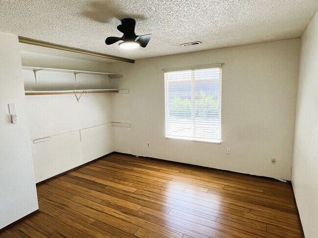 Building Photo - HALF OFF OF FIRST MONTH'S RENT! Beautifull...