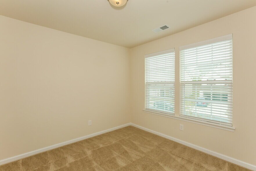 Building Photo - 1291 Farm Branch Dr SW