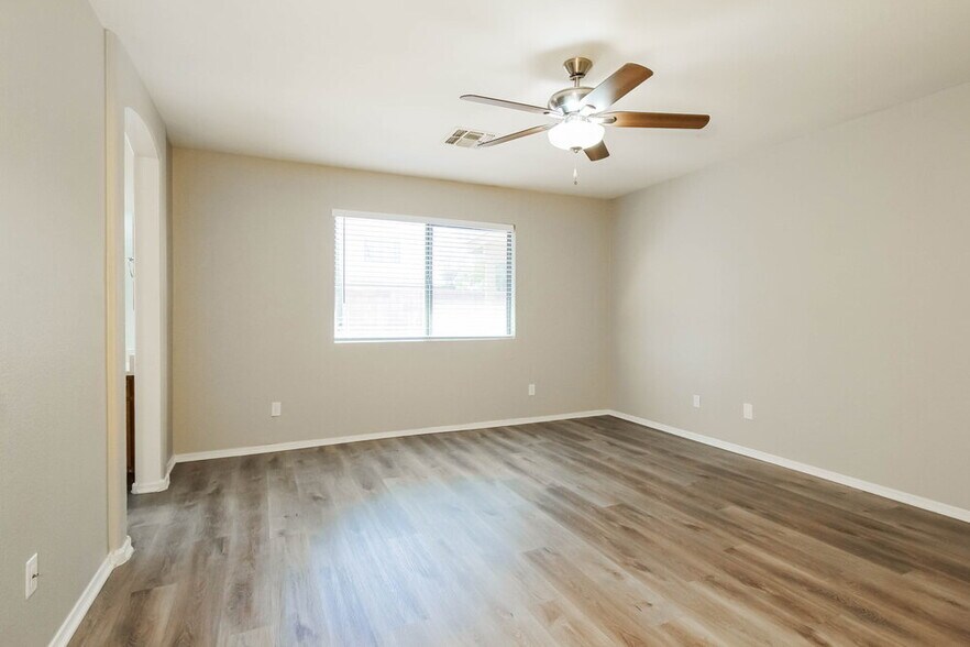 Building Photo - 10355 W Sunflower Pl