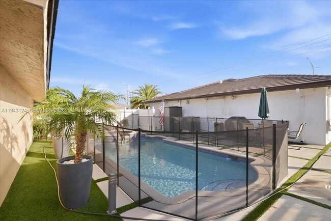 Building Photo - 18366 SW 139th Ct