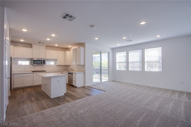 Building Photo - 2555 Hampton Rd