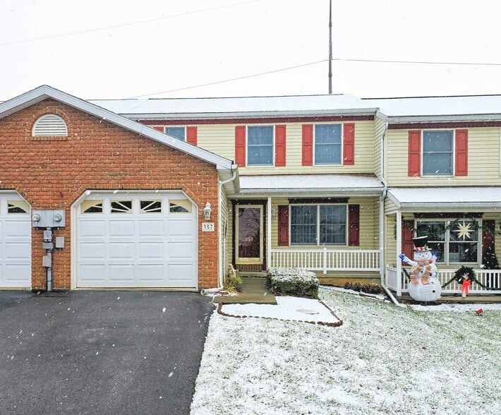 Building Photo - 357 Acorn Cir