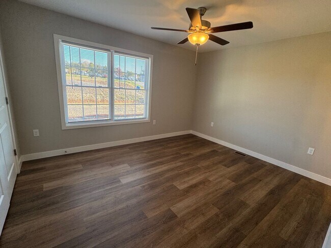 Building Photo - 1605 Woodrow Cir