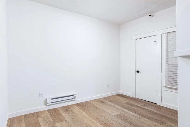 Building Photo - 903 Pine St