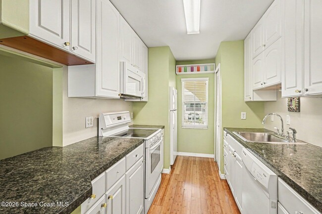 Building Photo - 1047 Small Ct